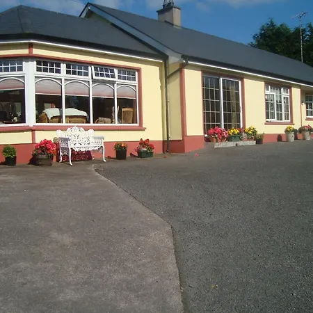 Tullybryan House Bed & Breakfast 4*
