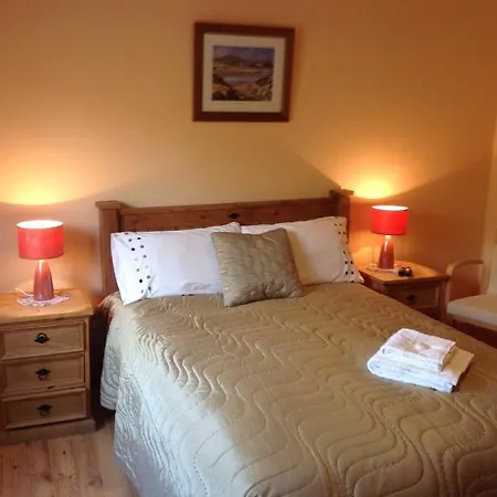 Bed & Breakfast Tullybryan House