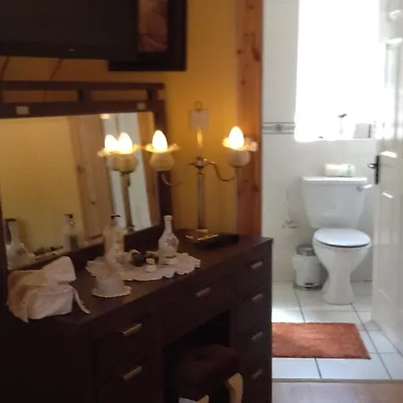 Bed & Breakfast Tullybryan House