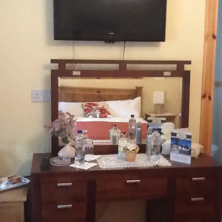 Tullybryan House Bed & Breakfast 4*